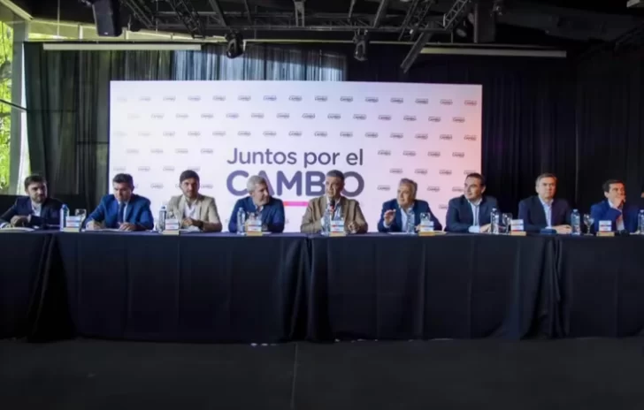 Gobernadores y legisladores de Juntos por el Cambio ratificaron la unidad del espacio y rechazaron cogobernar con Milei Gobernadores y legisladores de Juntos por el Cambio ratificaron la unidad del espacio y rechazaron cogobernar con Milei