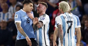 Uruguay sorprendió y Argentina perdió su invicto