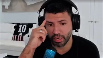 Kun Agüero defendió a Messi de la crítica de un periodista español: “Es un chupamedias de Ronaldo” Kun Agüero defendió a Messi de la crítica de un periodista español: “Es un chupamedias de Ronaldo”