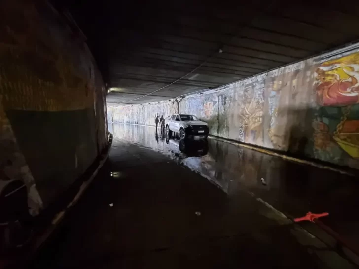 Cortaron el tránsito en el túnel de calle Mendoza