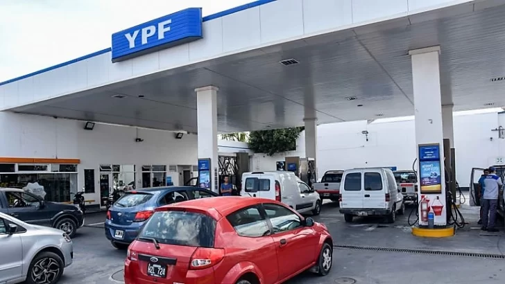 YPF incrementó hasta un 25% el precio de sus combustibles