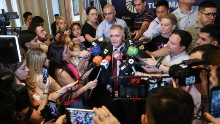 Osvaldo Jaldo garantizó el pago de sueldos, aguinaldo y el aumento para empleados estatales