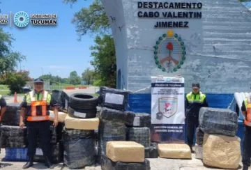 Secuestran 90 neumáticos y 30 kilos de hojas de coca