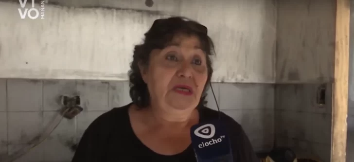 Una mujer pide ayuda luego de perder su vivienda en un incendio Una mujer pide ayuda luego de perder su vivienda en un incendio