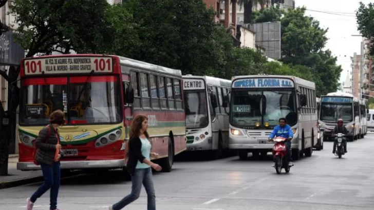Crisis en el transporte público: aguinaldo impago y reunión inminente