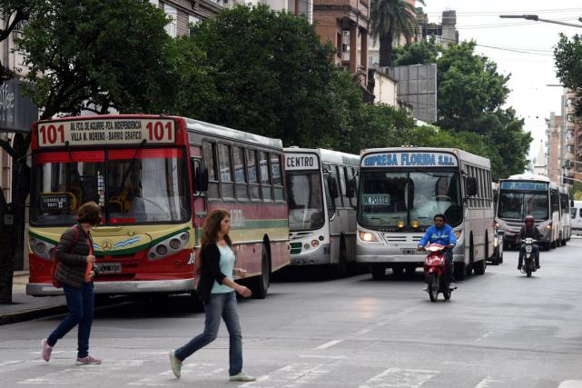 Analizan aumento: el boleto de colectivo en Tucumán podría llegar a $230