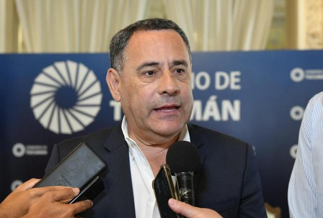 Las paritarias de los estatales comenzarán en febrero luego de debatirse la Ley Ómnibus