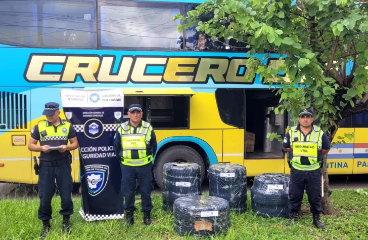 Trasladaban 13 neumáticos de forma ilegal en un micro de larga distancia