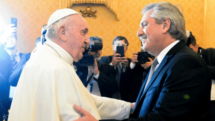 Mientras evalúa su visita a Argentina, Francisco recibió a Alberto Fernández en el Vaticano