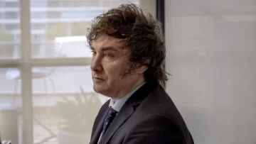 Tras su debut en Davos, Milei regresó esta mañana a Argentina