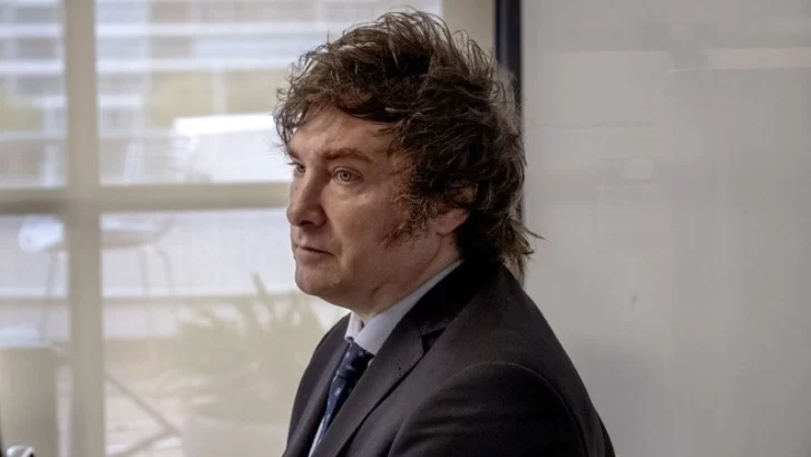 Tras su debut en Davos, Milei regresó esta mañana a Argentina