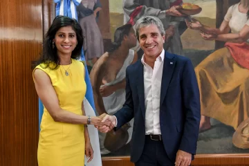 Caputo analizó con Gita Gopinath la marcha de la economía y el acuerdo con el FMI