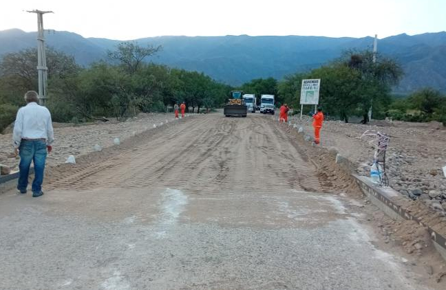 Habilitaron provisoriamente el puente que une Amaicha con Colalao del Valle
