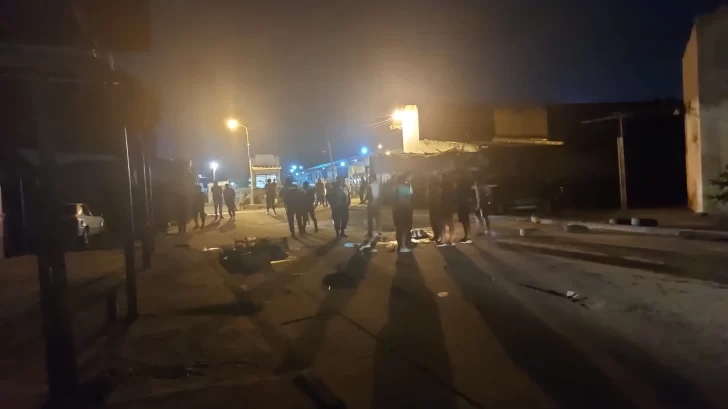 Conflicto en el Mercofrut: fleteros y cafeteros bloquearon los accesos al mercado