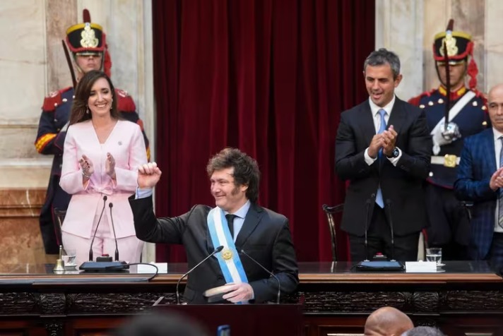 Tras el comunicado oficial, el gobierno negó una interna en torno a cuándo debía tratarse el DNU en el Senado