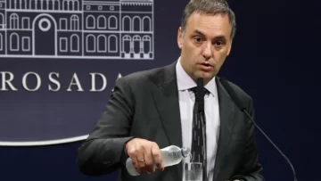 El Gobierno cargó contra “la política rancia del Senado” por el rechazo al mega DNU