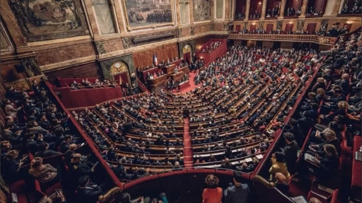 Francia es el primer país del mundo en incluir el derecho al aborto en su Constitución
