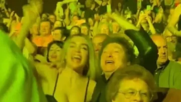 “Dame fuego”: Javier Milei y Fátima Florez, eufóricos en un tributo a Sandro “Dame fuego”: Javier Milei y Fátima Florez, eufóricos en un tributo a Sandro