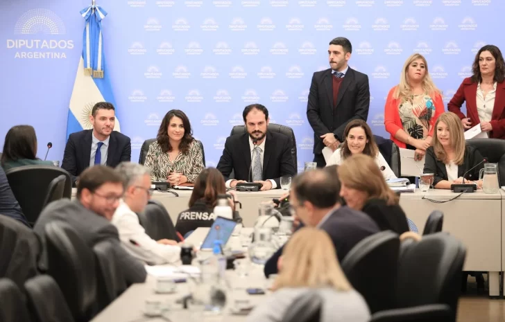 La ley Bases obtuvo dictamen y se tratará la próxima semana en Diputados: los cambios que aceptó el oficialismo