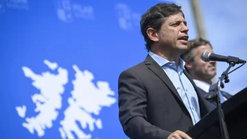 Kicillof apuntó contra Milei tras el acto por Malvinas: “No se puede homenajear y tener como ídola a Margaret Thatcher”