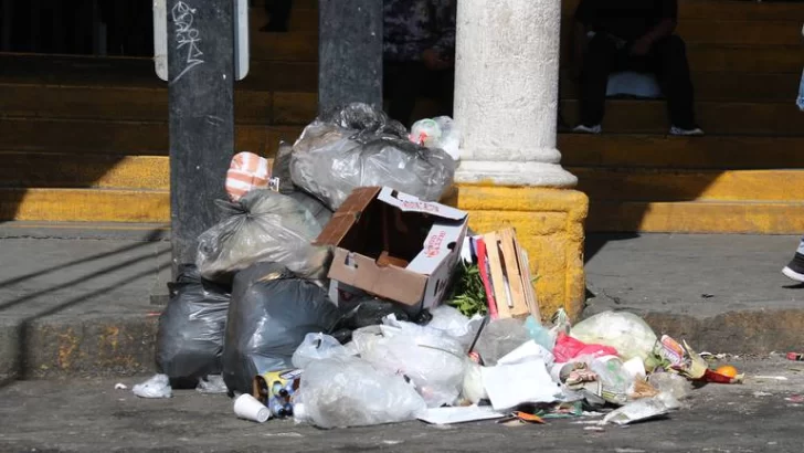 Multas de hasta $100.000 por arrojar basura en la Banda del Río Salí