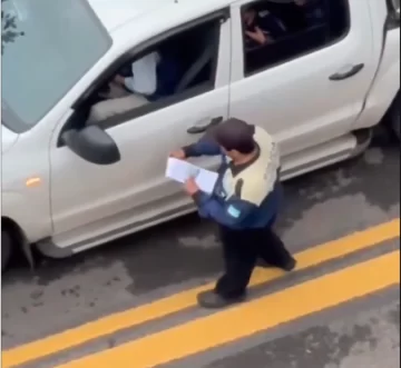 La Municipalidad realizará sumarios administrativos a los agentes de tránsito que habrían recibido “coimas”