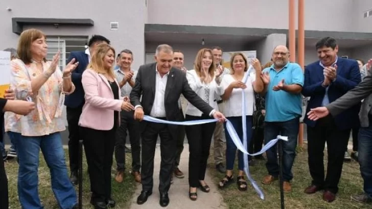 Osvaldo Jaldo hizo entrega de 110 viviendas en Las Talitas