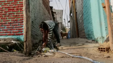 Grave: según el Indec, el 51% de los argentinos no tiene acceso a gas, agua y cloacas
