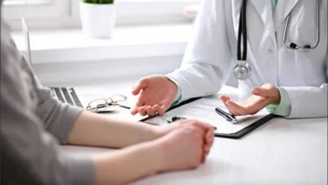 Cuáles son las prepagas intimadas por el Gobierno y cuánto deberían bajar sus precios