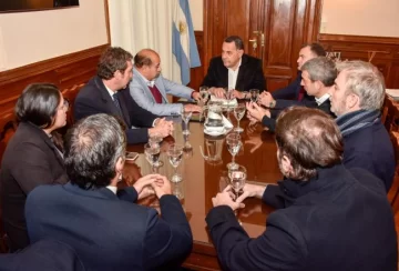 El gobierno recibió a los gremios que representan a los trabajadores del Subsidio