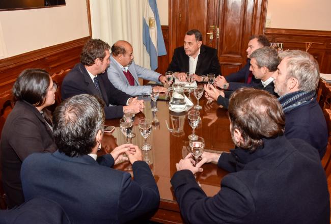 El gobierno recibió a los gremios que representan a los trabajadores del Subsidio