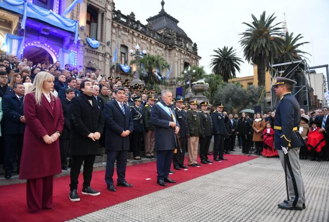 Con el tradicional chocolate patrio, iniciaron los festejos por un nuevo aniversario de la Revolución de Mayo