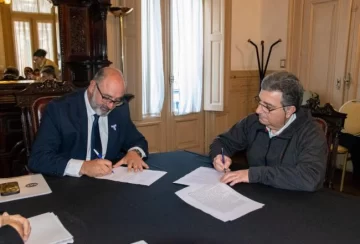 La SAT y KSB firmaron el contrato para la adquisición de la nueva bomba para “La Niña” La SAT y KSB firmaron el contrato para la adquisición de la nueva bomba para “La Niña”