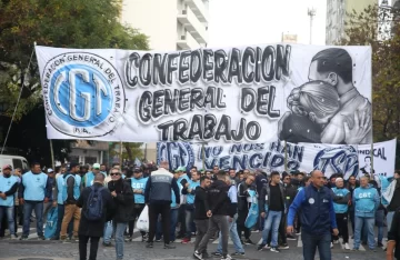 La CGT dijo que el paro fue “un éxito rotundo” y criticó la campaña del Gobierno en su contra