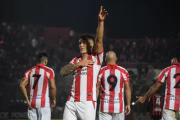 San Martín de Tucumán venció por 2-0 a Patronato como local