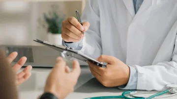 Las prepagas y el Gobierno afrontan una audiencia clave para definir la devolución de los aumentos a afiliados