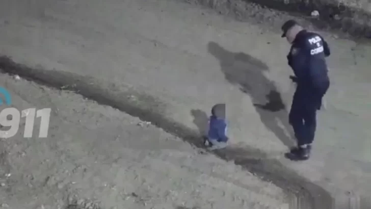 Un bebé de un año fue encontrado gateando en plena madrugada en Córdoba