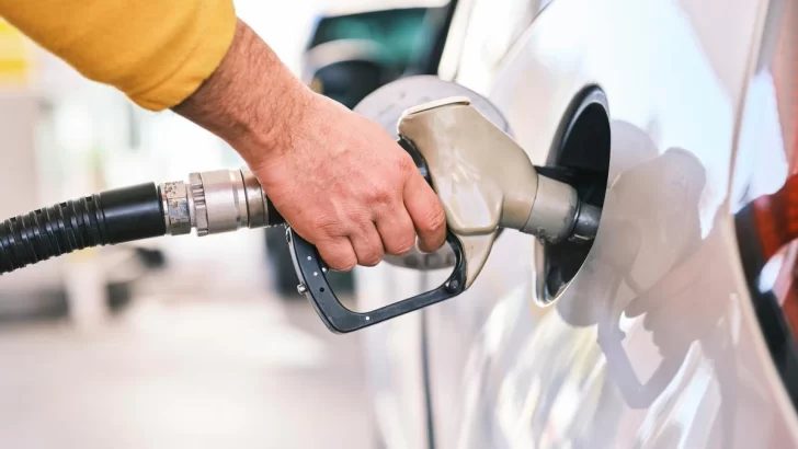 La nafta y el gasoil subieron sus precios un 4% a pesar de la postergación del aumento en el impuesto a los combustibles