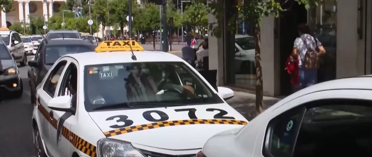 Los taxistas anunciaron un paro de actividades para el próximo jueves