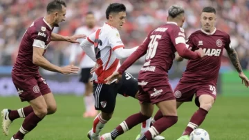 River no pudo con Lanús pero se repuso dos veces para empatar