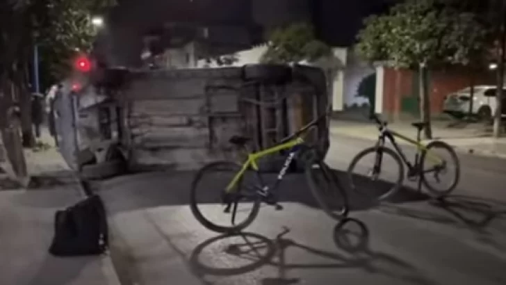 Un vehículo volcó en General Paz al 700