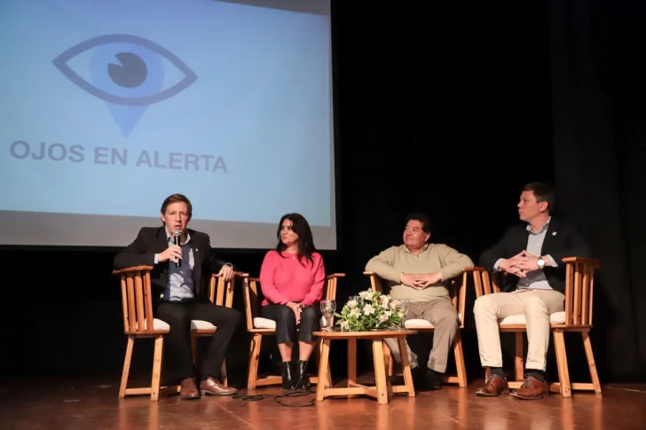 El sistema de seguridad “Ojos en Alerta” fue presentado en Yerba Buena El sistema de seguridad “Ojos en Alerta” fue presentado en Yerba Buena
