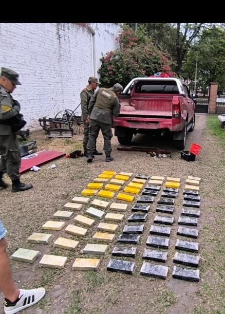 Gendarmería Nacional secuestra más de 84 kilos de cocaína en un operativo Gendarmería Nacional secuestra más de 84 kilos de cocaína en un operativo