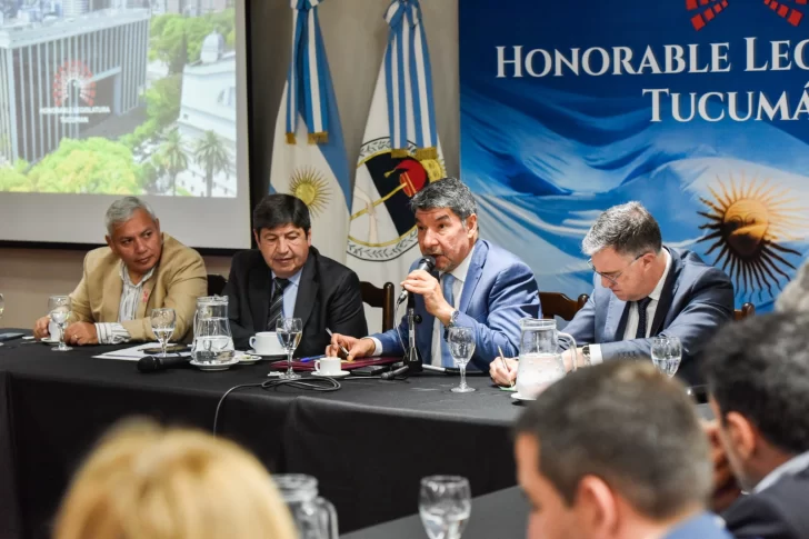 Analizan cambios en el sistema de acoples y de boleta única en la Legislatura Analizan cambios en el sistema de acoples y de boleta única en la Legislatura