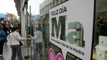 Extensión horaria en el comercio por el Día de la Madre: locales abrirán viernes y sábado en horario corrido hasta las 21 horas