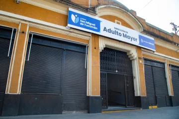 Reclamo de adultos mayores por el traslado de una sede Reclamo de adultos mayores por el traslado de una sede