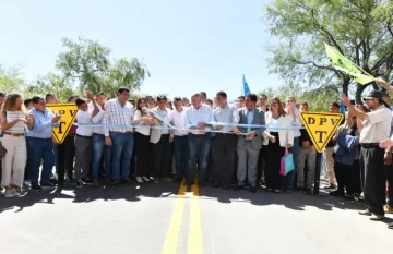 Jaldo inauguró la repavimentación de la Ruta Provincial N° 307 en los Valles Calchaquíes Jaldo inauguró la repavimentación de la Ruta Provincial N° 307 en los Valles Calchaquíes