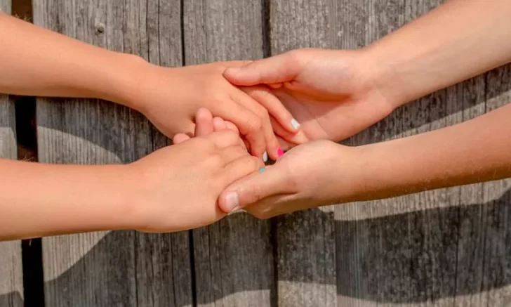 Septiembre, mes de la adopción: garantizar el derecho de niñas, niños y adolescentes a crecer en familia