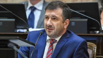 El Senado sesionará el jueves para suspender a Kueider hasta el 1 de marzo El Senado sesionará el jueves para suspender a Kueider hasta el 1 de marzo