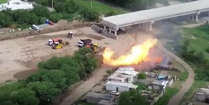 Explosión en un gasoducto de Córdoba: cinco heridos graves y tres casas destruidas